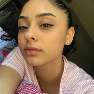 Meet your Posher, Mina